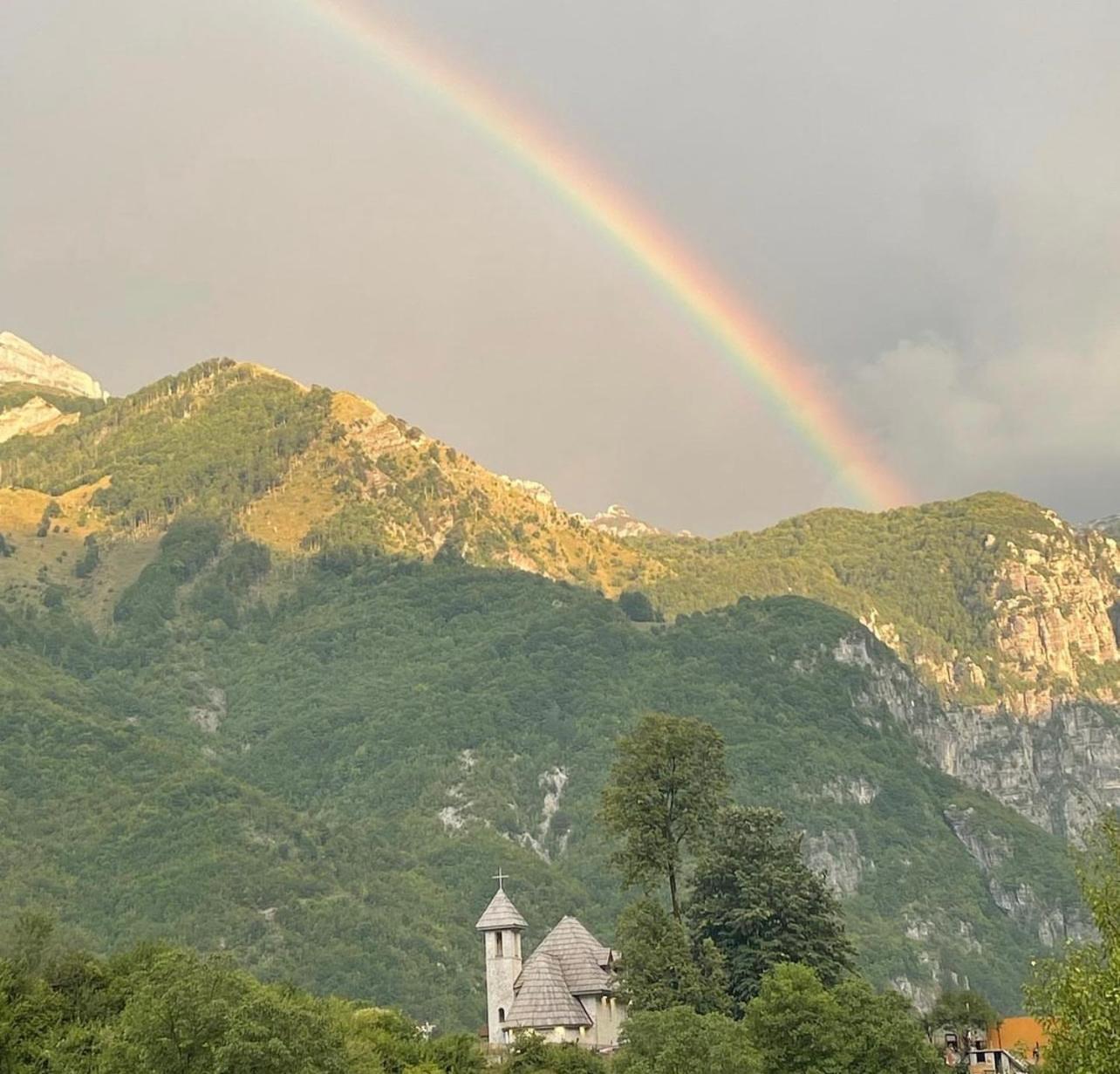 Thethi Mountain Villas Экстерьер фото